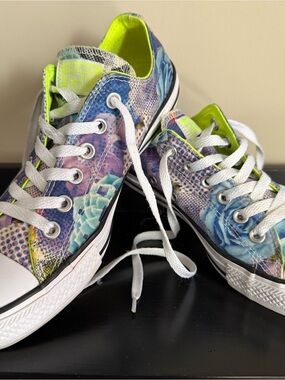Converse  All Star Low Top Floral Print Sneakers Women’s Size 8